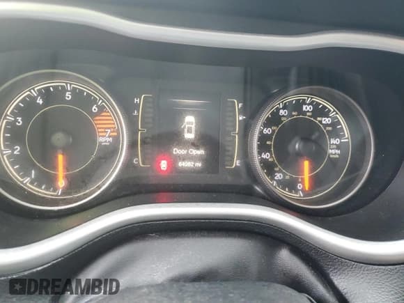 ✅ 2018 Jeep Cherokee Latitude • VIN: 1C4PJMCB5JD547615 • Lot: 81577165. Listed on Copart with 64,262 mi. Free auction sales archive from the USA and detailed vehicle history report at DreamBid. Image 9.