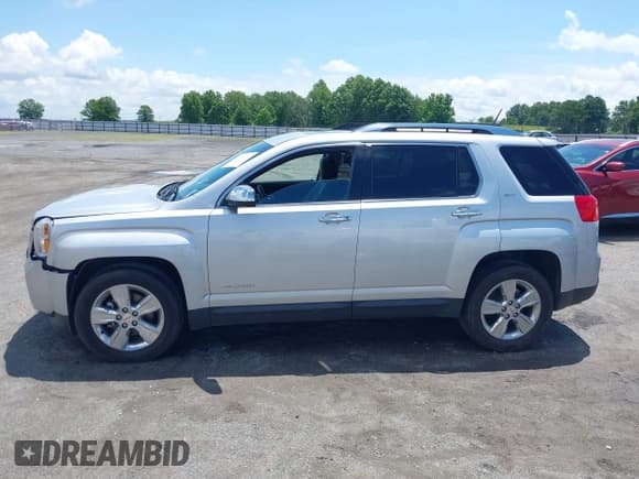 ✅ 2015 GMC Terrain SLT • VIN: 2GKFLTE31F6207961 • Lot: 42481901. Wystawiony na IAAI z przebiegiem 70 139 mil. Bezpłatny archiwum sprzedaży aukcyjnych z USA i szczegółowy raport historii pojazdu na DreamBid. Zdjęcie 14.