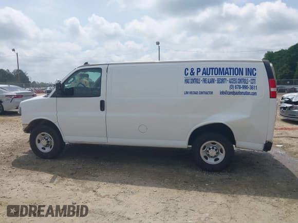 ✅ 2018 Chevrolet Express Cargo • VIN: 1GCWGAFG9J1344695 • Lot: 42231830. Listed on IAAI with 147,926 mi. Free auction sales archive from the USA and detailed vehicle history report at DreamBid. Image 15.