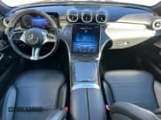 ✅ 2022 Mercedes-Benz C 300 • VIN: W1KAF4HBXNR016148 • Lot: 90931365. Wystawiony na Copart z przebiegiem 80 159 mil. Bezpłatny archiwum sprzedaży aukcyjnych z USA i szczegółowy raport historii pojazdu na DreamBid. Zdjęcie 9.