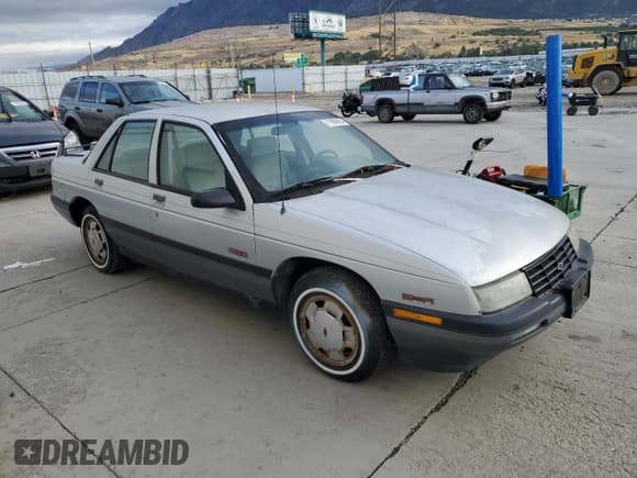 ✅ 1990 Chevrolet Corsica • VIN: 1G1LT54T5LY175073 • Лот: 71889604. Опубликован ранее на Copart с пробегом 111 578 миль. Бесплатный доступ к архиву аукционных продаж из США и подробный отчёт об истории автомобиля на DreamBid. Изображение 4.