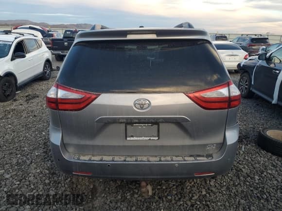 ✅ 2015 Toyota Sienna XLE • VIN: 5TDDK3DCXFS094993 • Lot: 91146755. Wystawiony na Copart z przebiegiem 225 732 mil. Bezpłatny archiwum sprzedaży aukcyjnych z USA i szczegółowy raport historii pojazdu na DreamBid. Zdjęcie 6.