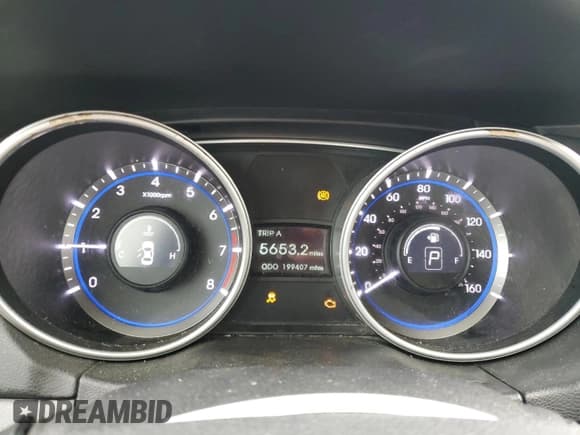 ✅ 2011 Hyundai Sonata GLS • VIN: 5NPEB4AC7BH041358 • Lot: 72346294. Listed on Copart with 199,407 mi. Free auction sales archive from the USA and detailed vehicle history report at DreamBid. Image 9.