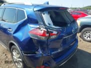 ✅ 2018 Nissan Rogue SV • VIN: JN8AT2MT8JW454687 • Lot: 43127372. Wystawiony na IAAI z przebiegiem 158 420 mil. Bezpłatny archiwum sprzedaży aukcyjnych z USA i szczegółowy raport historii pojazdu na DreamBid. Zdjęcie 17.