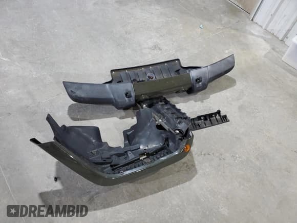 ✅ 2016 Jeep Wrangler Unlimited Sahara • VIN: 1C4BJWEG6GL143963 • Лот: 64612215. Опубликован ранее на Copart с пробегом 82 147 миль. Бесплатный доступ к архиву аукционных продаж из США и подробный отчёт об истории автомобиля на DreamBid. Изображение 12.