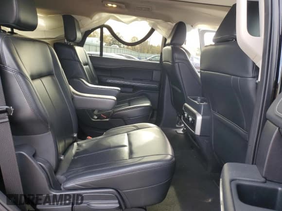 ✅ 2024 Ford Expedition XLT • VIN: 1FMJU1J85REA21358 • Lot: 91669045. Wystawiony na Copart z przebiegiem 48 647 mil. Bezpłatny archiwum sprzedaży aukcyjnych z USA i szczegółowy raport historii pojazdu na DreamBid. Zdjęcie 11.