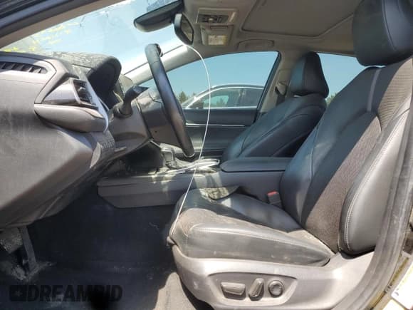 ✅ 2022 Toyota Camry Hybrid XLE • VIN: 4T1F31AK4NU592201 • Lot: 65030905. Wystawiony na Copart z przebiegiem 44 471 mil. Bezpłatny archiwum sprzedaży aukcyjnych z USA i szczegółowy raport historii pojazdu na DreamBid. Zdjęcie 7.