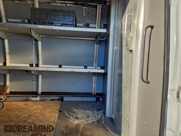 ✅ 2012 Mercedes-Benz Sprinter Cargo • VIN: WD3PE8CBXC5696931 • Lot: 95183215. Wystawiony na Copart z przebiegiem Nie podano. Bezpłatny archiwum sprzedaży aukcyjnych z USA i szczegółowy raport historii pojazdu na DreamBid. Zdjęcie 11.