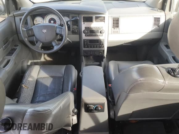 ✅ 2005 Dodge Durango Limited • VIN: 1D4HB58D15F574292 • Лот: 90293345. Опубликован ранее на Copart с пробегом 174 154 миль. Бесплатный доступ к архиву аукционных продаж из США и подробный отчёт об истории автомобиля на DreamBid. Изображение 8.