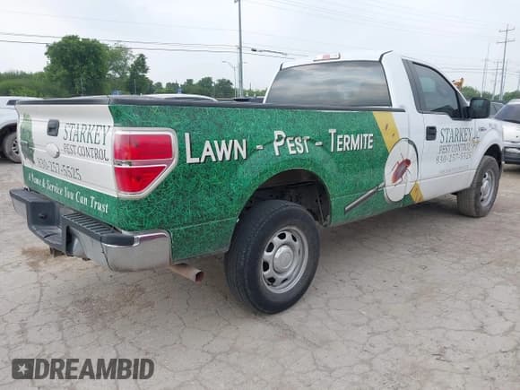 ✅ 2014 Ford F-150 XL • VIN: 1FTMF1CM3EKF20001 • Лот: 42278021. Опубликован ранее на IAAI с пробегом 173 637 миль. Бесплатный доступ к архиву аукционных продаж из США и подробный отчёт об истории автомобиля на DreamBid. Изображение 4.