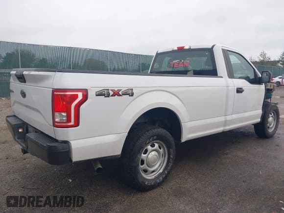 ✅ 2017 Ford F-150 XL • VIN: 1FTMF1E80HKD56985 • Lot: 43636251. Wystawiony na IAAI z przebiegiem 169 726 mil. Bezpłatny archiwum sprzedaży aukcyjnych z USA i szczegółowy raport historii pojazdu na DreamBid. Zdjęcie 4.
