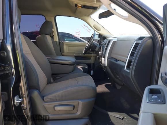 ✅ 2010 Dodge 1500 SLT • VIN: 1D7RB1GT5AS209737 • Lot: 41413982. Wystawiony na IAAI z przebiegiem 185 043 mil. Bezpłatny archiwum sprzedaży aukcyjnych z USA i szczegółowy raport historii pojazdu na DreamBid. Zdjęcie 5.