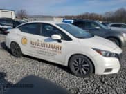 ✅ 2020 Nissan Versa SV • VIN: 3N1CN8EV8LL806230 • Lot: 92445835. Wystawiony na Copart z przebiegiem 123 877 mil. Bezpłatny archiwum sprzedaży aukcyjnych z USA i szczegółowy raport historii pojazdu na DreamBid. Zdjęcie 4.