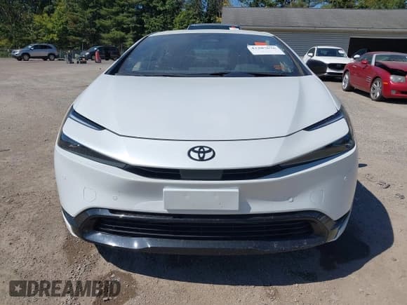 ✅ 2025 Toyota Prius LE • VIN: JTDADABU8S3029276 • Lot: 43207676. Wystawiony na IAAI z przebiegiem 10 258 mil. Bezpłatny archiwum sprzedaży aukcyjnych z USA i szczegółowy raport historii pojazdu na DreamBid. Zdjęcie 13.