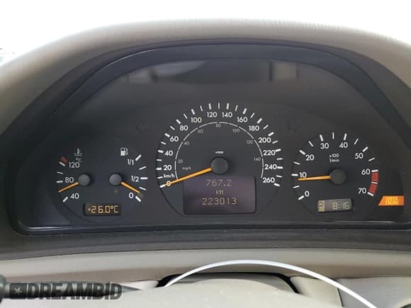 ✅ 2000 Mercedes-Benz CLK 320/430 • VIN: WDBLJ65G9YF120499 • Лот: 65742024. Опубликован ранее на Copart с пробегом 223 013 миль. Бесплатный доступ к архиву аукционных продаж из США и подробный отчёт об истории автомобиля на DreamBid. Изображение 9.