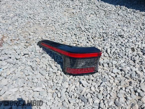 ✅ 2023 Toyota bZ4X XLE • VIN: JTMABACA5PA028969 • Лот: 42807613. Опубликован ранее на IAAI с пробегом 6 975 миль. Бесплатный доступ к архиву аукционных продаж из США и подробный отчёт об истории автомобиля на DreamBid. Изображение 12.