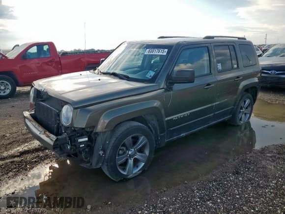 ✅ 2015 Jeep Patriot Latitude • VIN: 1C4NJPFA4FD372616 • Lot: 68017615. Wystawiony na Copart z przebiegiem 102 303 mil. Bezpłatny archiwum sprzedaży aukcyjnych z USA i szczegółowy raport historii pojazdu na DreamBid. Zdjęcie 1.