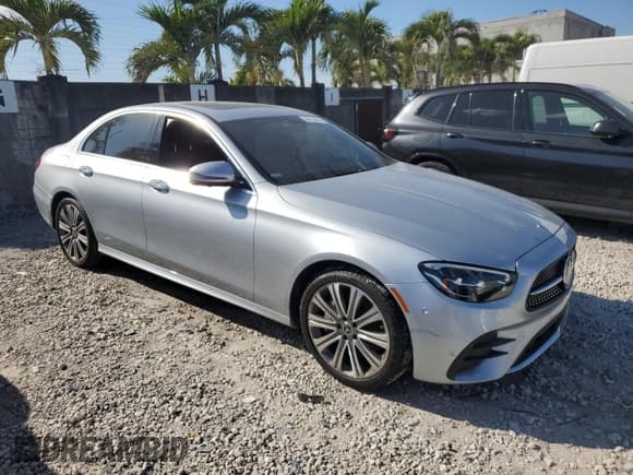 ✅ 2022 Mercedes-Benz E 450 • VIN: W1KZF5KB5NB076929 • Lot: 88423405. Listed on Copart with 22,663 mi. Free auction sales archive from the USA and detailed vehicle history report at DreamBid. Image 4.