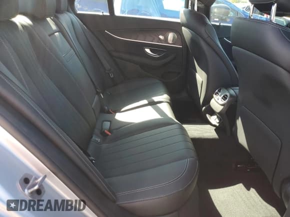 ✅ 2023 Mercedes-Benz E 350 • VIN: W1KZF8EB9PB139997 • Lot: 85758545. Wystawiony na Copart z przebiegiem 3 066 mil. Bezpłatny archiwum sprzedaży aukcyjnych z USA i szczegółowy raport historii pojazdu na DreamBid. Zdjęcie 10.