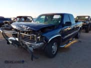 ✅ 1999 GMC Sierra 1500 SLE • VIN: 2GTEC19T4X1530664 • Lot: 42413079. Wystawiony na IAAI z przebiegiem Nie podano. Bezpłatny archiwum sprzedaży aukcyjnych z USA i szczegółowy raport historii pojazdu na DreamBid. Zdjęcie 17.