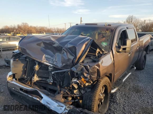 ✅ 2010 Chevrolet Silverado 2500HD LT • VIN: 1GC4KXBG3AF129508 • Лот: 81125504. Опубликован ранее на Copart с пробегом Не указан. Бесплатный доступ к архиву аукционных продаж из США и подробный отчёт об истории автомобиля на DreamBid. Изображение 1.