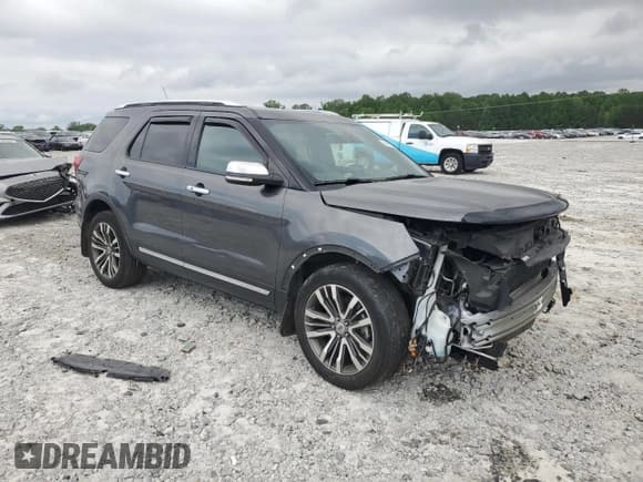 ✅ 2018 Ford Explorer Platinum • VIN: 1FM5K8HT4JGA17966 • Lot: 54692925. Wystawiony na Copart z przebiegiem 76 605 mil. Bezpłatny archiwum sprzedaży aukcyjnych z USA i szczegółowy raport historii pojazdu na DreamBid. Zdjęcie 4.