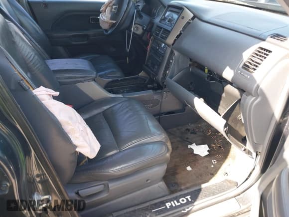 ✅ 2006 Honda Pilot EX-L • VIN: 5FNYF28696B004712 • Lot: 42164467. Wystawiony na IAAI z przebiegiem Nie podano. Bezpłatny archiwum sprzedaży aukcyjnych z USA i szczegółowy raport historii pojazdu na DreamBid. Zdjęcie 5.