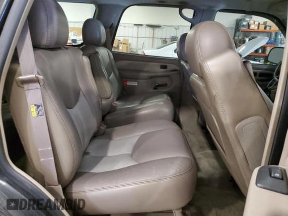 ✅ 2003 GMC Yukon Denali • VIN: 1GKEK63U83J164567 • Lot: 63979355. Listed on Copart with 108,218 mi. Free auction sales archive from the USA and detailed vehicle history report at DreamBid. Image 11.
