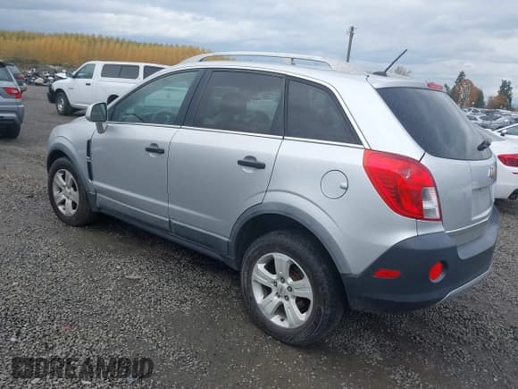 ✅ 2013 Chevrolet Captiva Sport LS • VIN: 3GNFL2EK5DS522944 • Lot: 43570514. Wystawiony na IAAI z przebiegiem 201 376 mil. Bezpłatny archiwum sprzedaży aukcyjnych z USA i szczegółowy raport historii pojazdu na DreamBid. Zdjęcie 3.