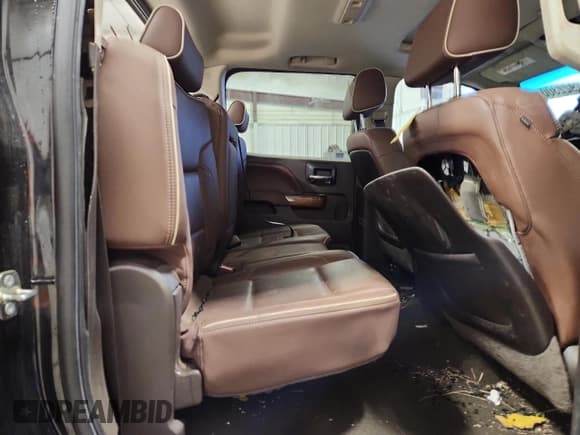 ✅ 2015 Chevrolet Silverado 2500HD High Country • VIN: 1GC1KXE83FF638092 • Лот: 92230045. Опубликован ранее на Copart с пробегом Не указан. Бесплатный доступ к архиву аукционных продаж из США и подробный отчёт об истории автомобиля на DreamBid. Изображение 10.