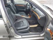 ✅ 2003 Mercedes-Benz E 320 • VIN: WDBUF65J63A170056 • Lot: 42610208. Wystawiony na IAAI z przebiegiem 195 471 mil. Bezpłatny archiwum sprzedaży aukcyjnych z USA i szczegółowy raport historii pojazdu na DreamBid. Zdjęcie 5.