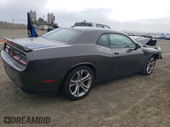 ✅ 2022 Dodge Challenger R/T • VIN: 2C3CDZBT7NH151146 • Lot: 46698844. Wystawiony na Copart z przebiegiem 39 033 mil. Bezpłatny archiwum sprzedaży aukcyjnych z USA i szczegółowy raport historii pojazdu na DreamBid. Zdjęcie 3.