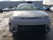 ✅ 2025 Hyundai Kona SEL • VIN: KM8HB3AB7SU306750 • Лот: 91208265. Опубликован ранее на Copart с пробегом 8 474 миль. Бесплатный доступ к архиву аукционных продаж из США и подробный отчёт об истории автомобиля на DreamBid. Изображение 5.