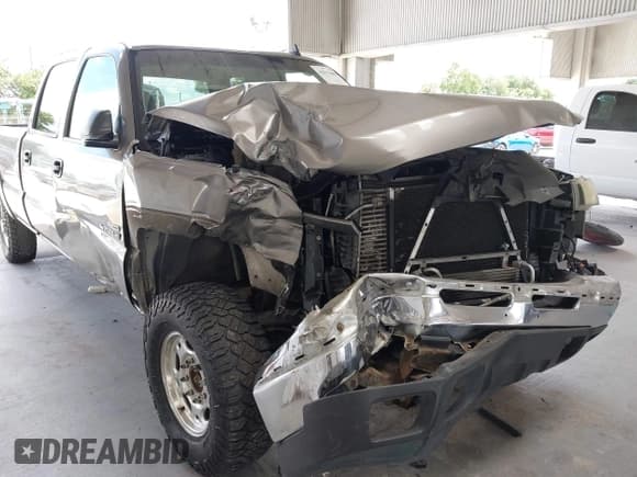 ✅ 2006 Chevrolet Silverado 2500HD LT3 • VIN: 1GCHK23D16F237450 • Лот: 42576469. Опубликован ранее на IAAI с пробегом 170 829 миль. Бесплатный доступ к архиву аукционных продаж из США и подробный отчёт об истории автомобиля на DreamBid. Изображение 6.