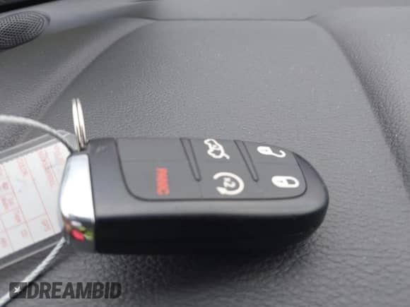 ✅ 2024 Dodge Hornet R/T • VIN: ZACPDFCW0R3A31267 • Lot: 43054322. Wystawiony na IAAI z przebiegiem 33 581 mil mil. Skorzystaj z bezpłatnego archiwum sprzedaży aukcyjnych z USA i zobacz szczegółowy raport historii pojazdu na DreamBid. Zdjęcie 11.