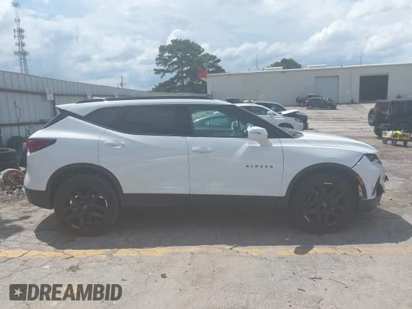 ✅ 2020 Chevrolet Blazer LT • VIN: 3GNKBCRS7LS674224 • Lot: 42981503. Listed on IAAI with 42,125 mi. Free auction sales archive from the USA and detailed vehicle history report at DreamBid. Image 13.