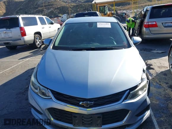 ✅ 2018 Chevrolet Cruze LS • VIN: 1G1BC5SM6J7175707 • Lot: 43652484. Wystawiony na IAAI z przebiegiem 133 689 mil. Bezpłatny archiwum sprzedaży aukcyjnych z USA i szczegółowy raport historii pojazdu na DreamBid. Zdjęcie 12.