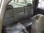 ✅ 2006 Chevrolet Silverado 2500HD LT1 • VIN: 1GCHK29UX6E263400 • Lot: 43512984. Wystawiony na IAAI z przebiegiem 185 395 mil. Bezpłatny archiwum sprzedaży aukcyjnych z USA i szczegółowy raport historii pojazdu na DreamBid. Zdjęcie 8.