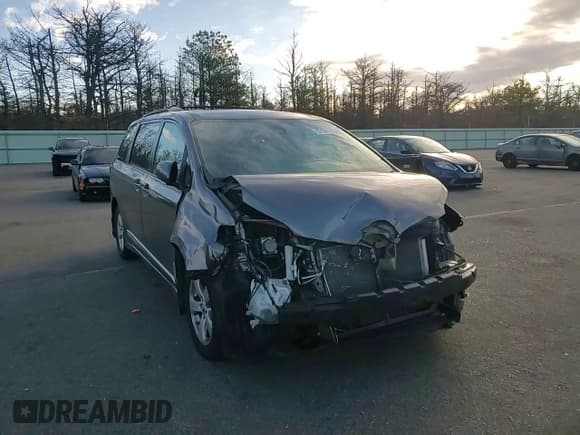 ✅ 2020 Toyota Sienna LE • VIN: 5TDKZ3DC7LS021370 • Lot: 92187445. Listed on Copart with 66,646 mi. Free auction sales archive from the USA and detailed vehicle history report at DreamBid. Image 15.