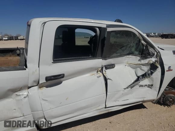 ✅ 2024 Ram 2500 Big Horn • VIN: 3C6UR5DL6RG156245 • Lot: 51162525. Wystawiony na Copart z przebiegiem 46 743 mil. Bezpłatny archiwum sprzedaży aukcyjnych z USA i szczegółowy raport historii pojazdu na DreamBid. Zdjęcie 10.