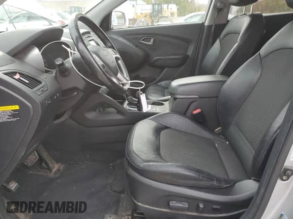 ✅ 2014 Hyundai Tucson Limited • VIN: KM8JU3AG6EU905599 • Lot: 90676155. Wystawiony na Copart z przebiegiem 188 671 mil mil. Skorzystaj z bezpłatnego archiwum sprzedaży aukcyjnych z USA i zobacz szczegółowy raport historii pojazdu na DreamBid. Zdjęcie 7.