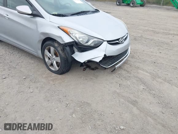 ✅ 2013 Hyundai Elantra Limited • VIN: 5NPDH4AE1DH319749 • Lot: 43447228. Listed on IAAI with 86,839 mi. Free auction sales archive from the USA and detailed vehicle history report at DreamBid. Image 6.