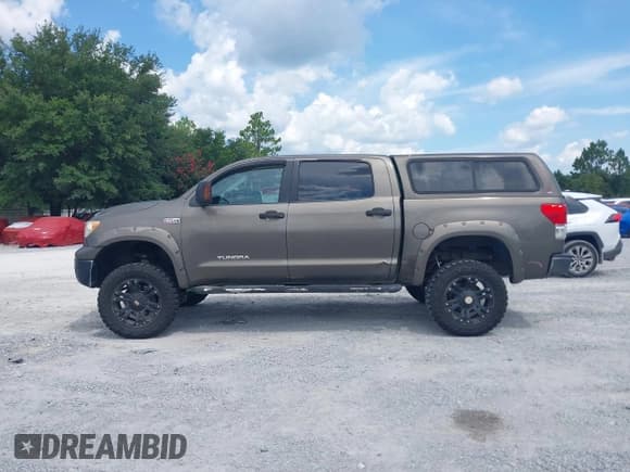 ✅ 2011 Toyota Tundra • VIN: 5TFDW5F19BX165438 • Лот: 42780268. Опубликован ранее на IAAI с пробегом 181 567 миль. Бесплатный доступ к архиву аукционных продаж из США и подробный отчёт об истории автомобиля на DreamBid. Изображение 14.