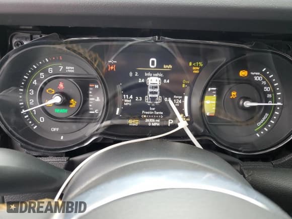 ✅ 2024 Jeep Wrangler Sahara • VIN: 1C4RJXP6XRW274744 • Lot: 53604185. Wystawiony na Copart z przebiegiem 26 306 mil. Bezpłatny archiwum sprzedaży aukcyjnych z USA i szczegółowy raport historii pojazdu na DreamBid. Zdjęcie 9.