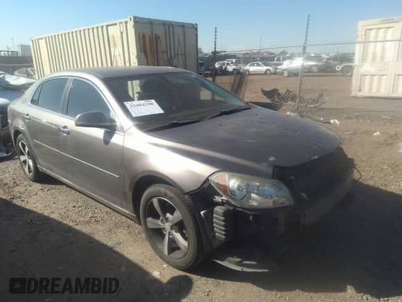 2012 Chevrolet Malibu 1LT z VIN 1G1ZC5E02CF160749, wystawiony jako IAAI lot #32484198 z przebiegiem 161 935 mil mil oraz . Historia ofert i sprzedaży dostępna na DreamBid. Obrazek 1.