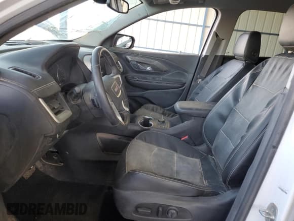 ✅ 2022 GMC Terrain SLT • VIN: 3GKALVEV8NL201026 • Lot: 51654795. Wystawiony na Copart z przebiegiem Nie podano. Bezpłatny archiwum sprzedaży aukcyjnych z USA i szczegółowy raport historii pojazdu na DreamBid. Zdjęcie 7.