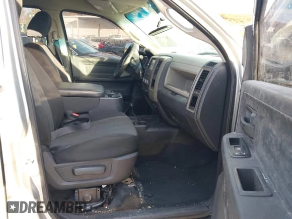 ✅ 2012 Ram 2500 ST • VIN: 3C6UD5CL0CG327045 • Lot: 43524886. Listed on IAAI with 131,213 mi. Free auction sales archive from the USA and detailed vehicle history report at DreamBid. Image 5.