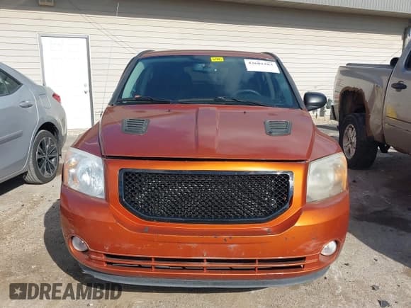 ✅ 2011 Dodge Caliber Mainstreet • VIN: 1B3CB3HA6BD121246 • Lot: 43602283. Wystawiony na IAAI z przebiegiem 183 423 mil. Bezpłatny archiwum sprzedaży aukcyjnych z USA i szczegółowy raport historii pojazdu na DreamBid. Zdjęcie 12.