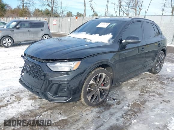 ✅ 2024 Audi SQ5 Premium Plus • VIN: WA1B4AFY4R2145828 • Lot: 41404705. Listed on IAAI with 7,426 mi. Free auction sales archive from the USA and detailed vehicle history report at DreamBid. Image 2.