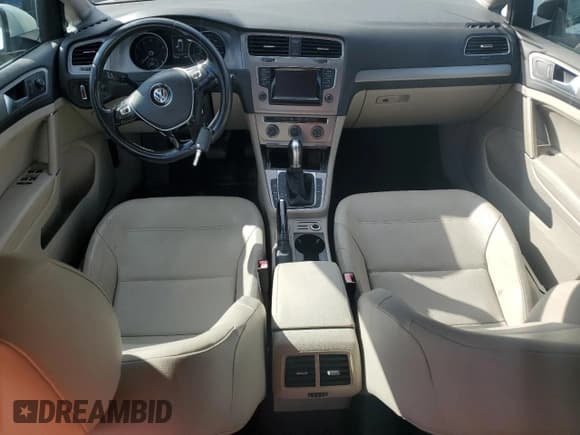 ✅ 2015 Volkswagen Golf TSI S • VIN: 3VW217AUXFM015477 • Lot: 82694065. Wystawiony na Copart z przebiegiem 158 739 mil. Bezpłatny archiwum sprzedaży aukcyjnych z USA i szczegółowy raport historii pojazdu na DreamBid. Zdjęcie 8.